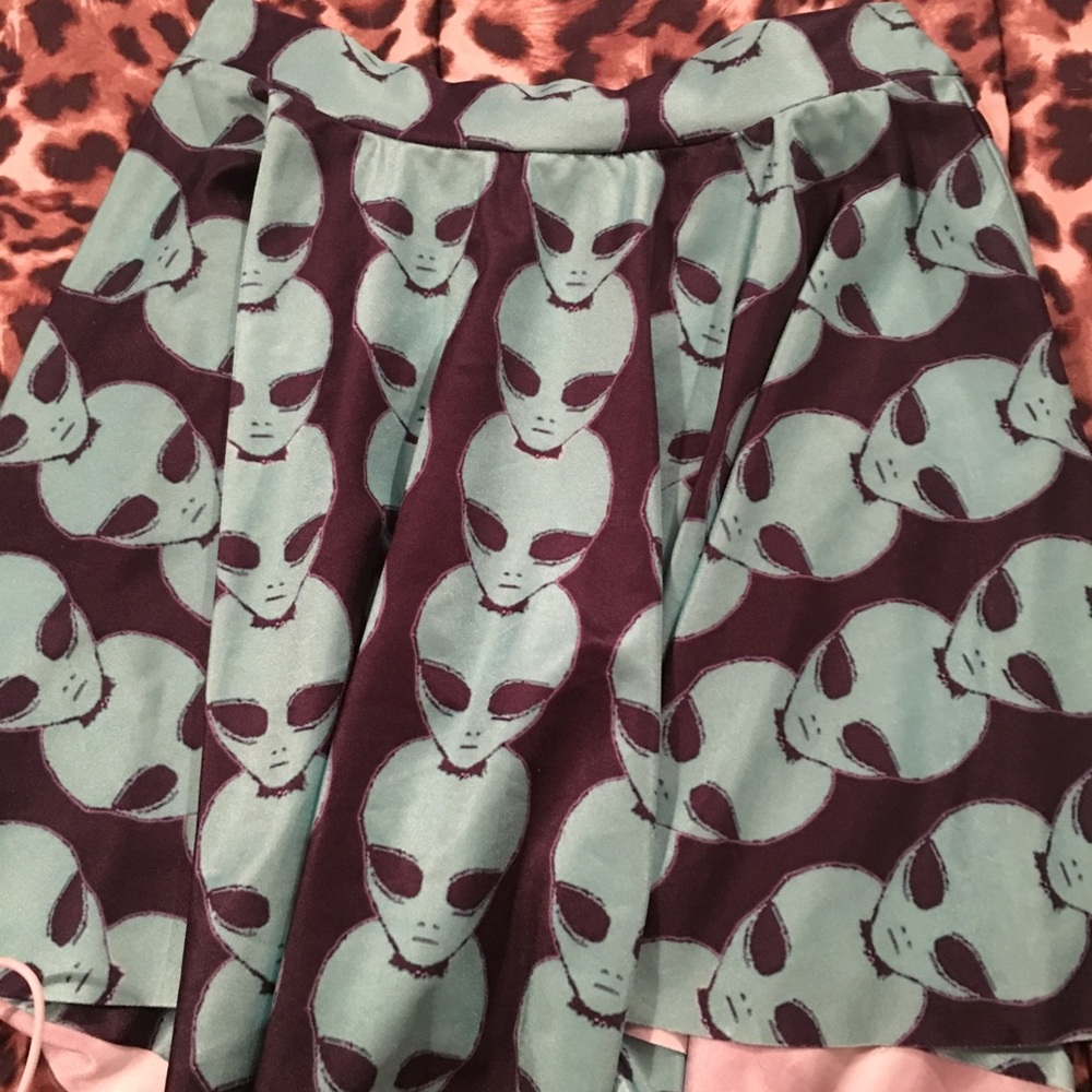 Alien skirt